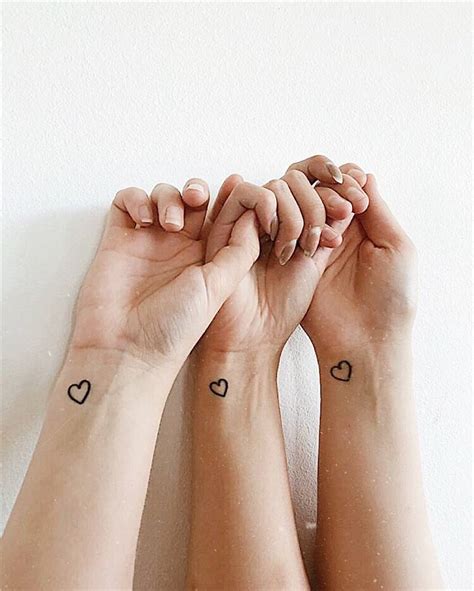 tatuaje pequeño amigas